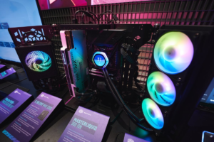 Monitor your computer’s temps using the LCD screen on the MasterLiquid 360 Ion. (Source: Cooler Master)