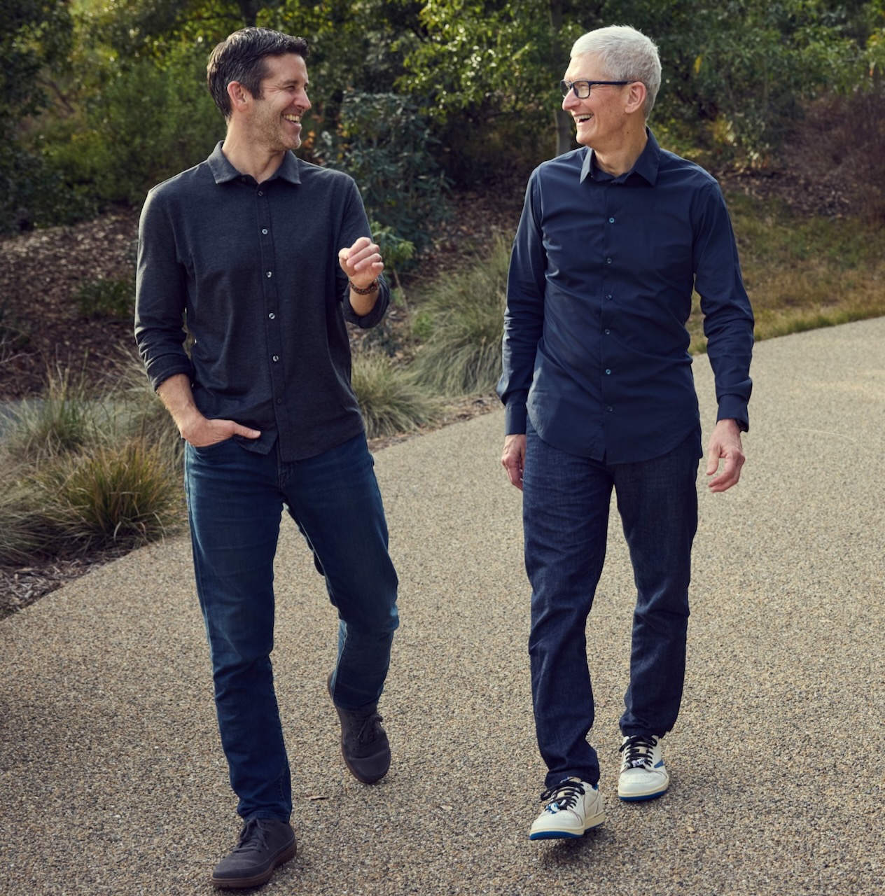 Apple-John-Ternus-Tim-Cook